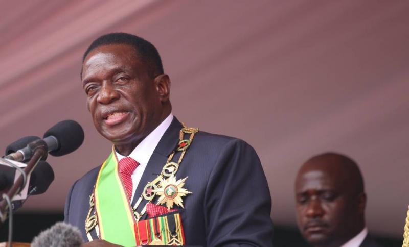 Mnangagwa wil gestolen staatsgeld terug