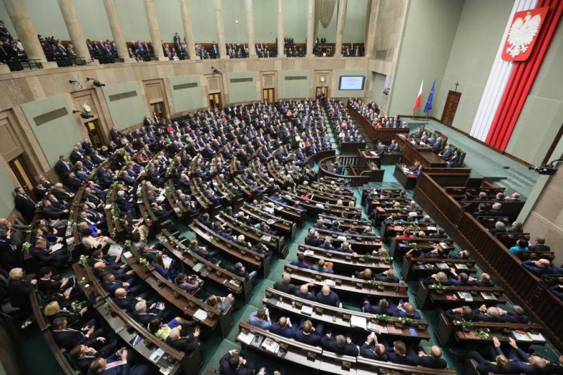 Pools parlement stemt in met rechtshervorming