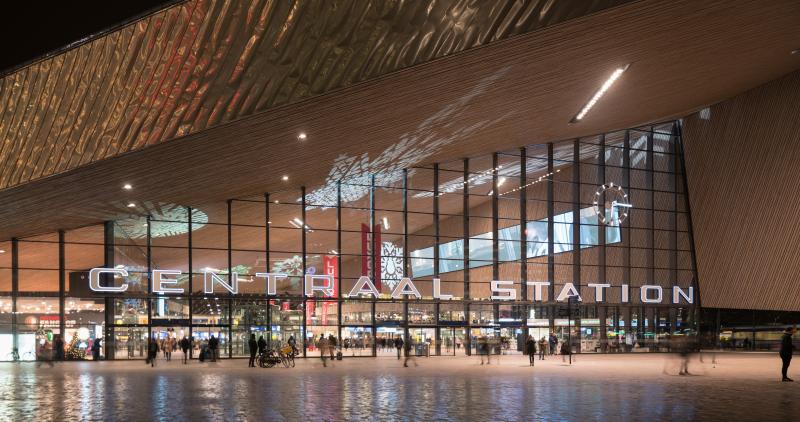 Winterse sferen op Rotterdam Centraal  (Foto: Nederlandse Spoorwegen)