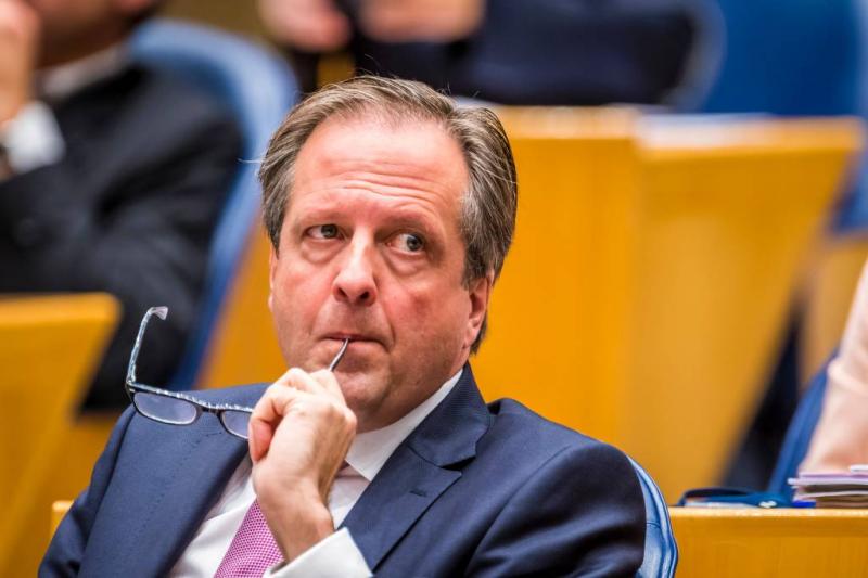 Pechtold vindt schenking privékwestie