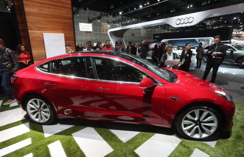 Verdere vertraging bij bouw Tesla Model 3