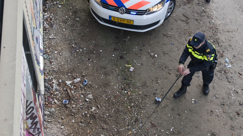 Man op galerij vanuit het niets beschoten (Foto: Stockfoto politie.nl)