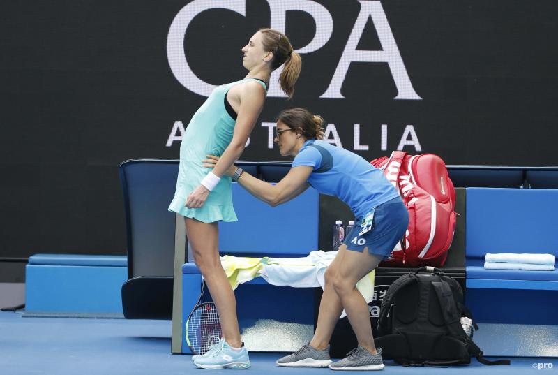 We zien hier tennister Petra Martic in haar wedstrijd tegen Elise Mertens tijdens de Australian open, maar wat is hier gaande? (Pro Shots / Action Images)