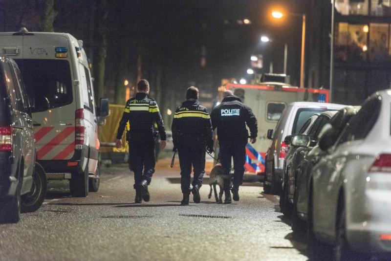 Ruim 30 man politie op schietpartij buurthuis