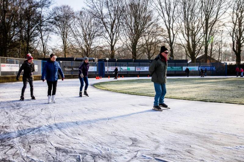 Eindelijk schaatspret op natuurijsbaantjes