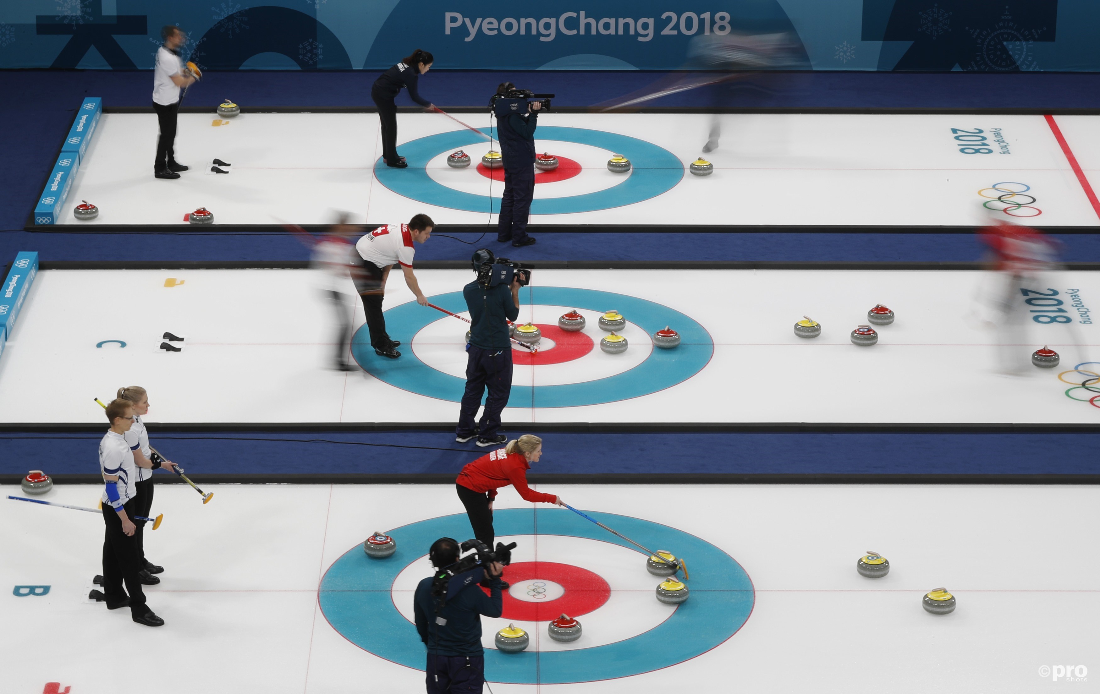 Het was weer druk in het Gangneung Curling Centre (Pro Shots/Action Images)