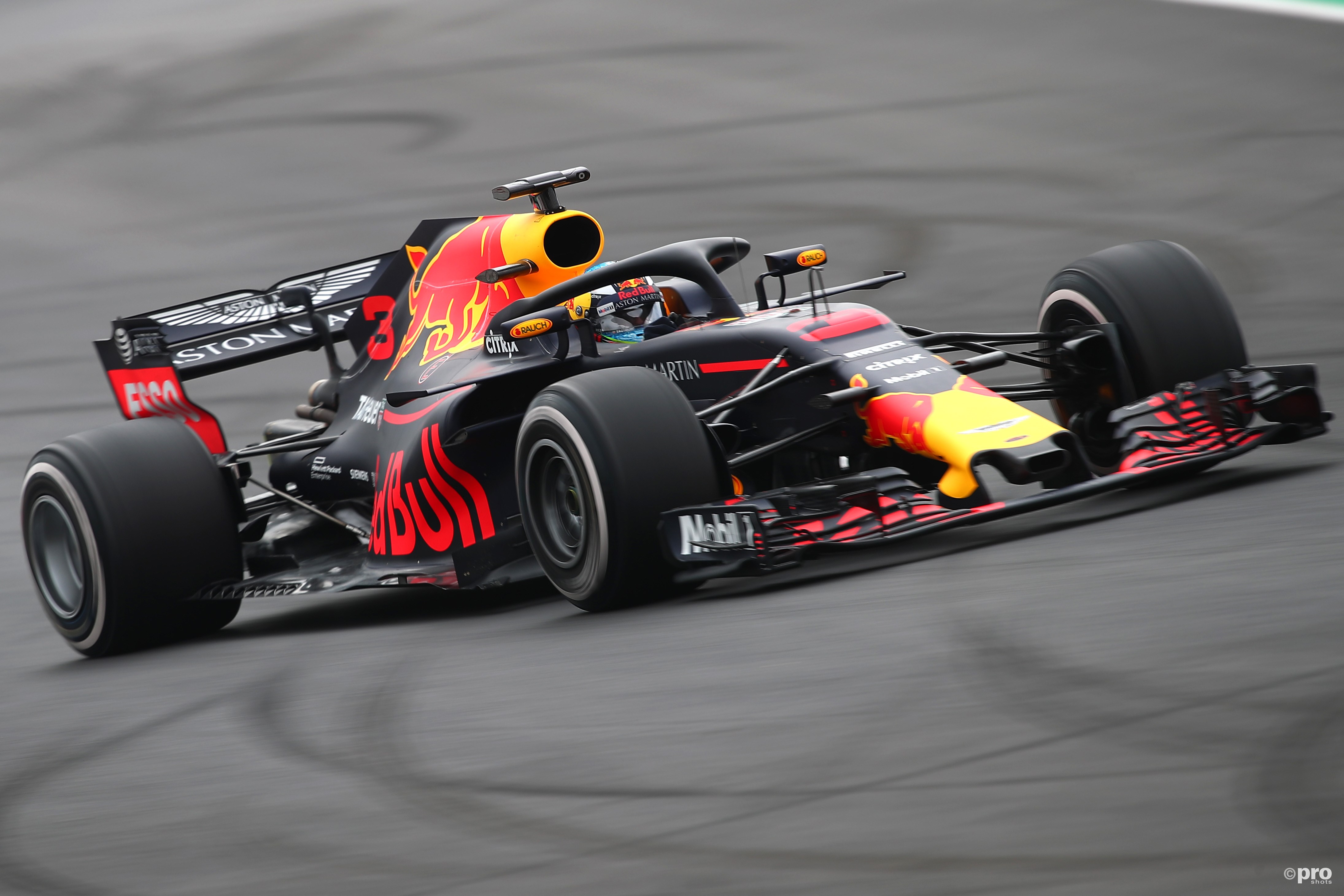 Red Bull RB14 (Pro Shots/Action Images)