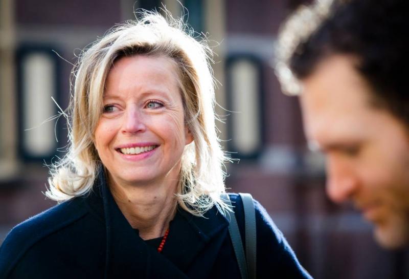 Ollongren nu toch tegen anti-nepnieuwsbureau