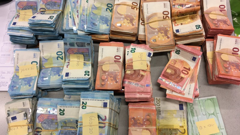 Politie vindt 'big money' in big shoppers (Foto: Politie.nl)