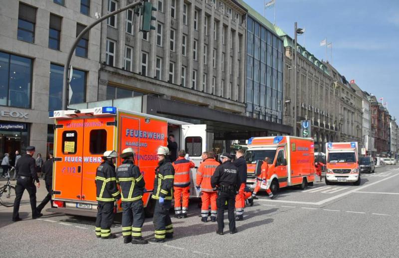 Man steekt ex en kind dood op perron Hamburg