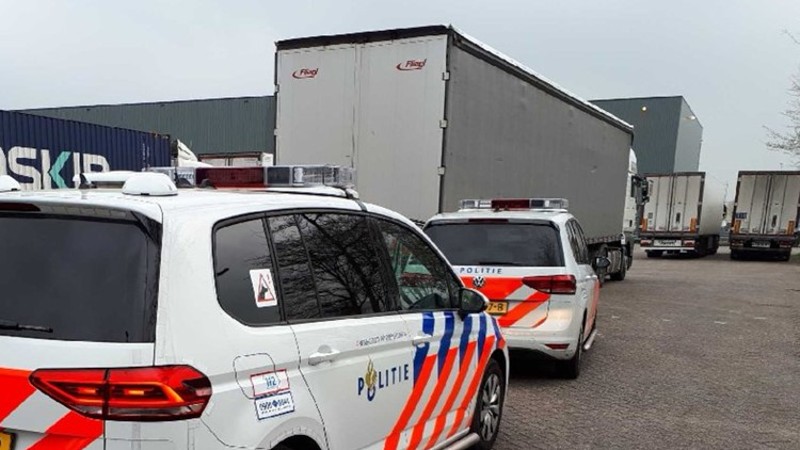 Politie vindt 4 Bengalen in vrachtwagen (Foto: Politie.nl)