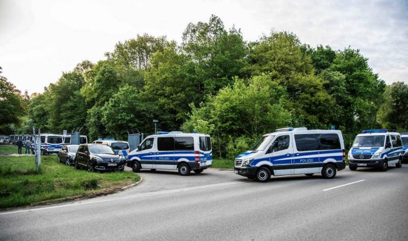 Grote politieactie Duitsland om asielzoeker