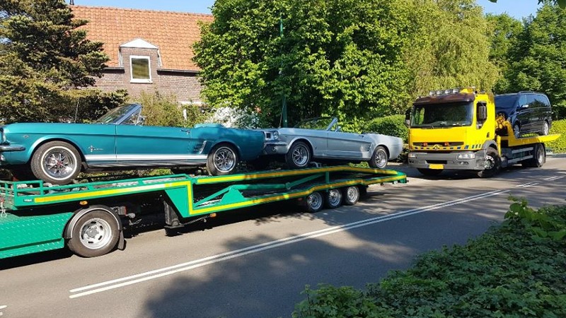 Politie neemt oldtimers in beslag bij drugsonderzoek (Foto: politie.nl)