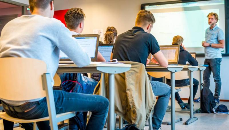 Eindexamens middelbare scholen beginnen