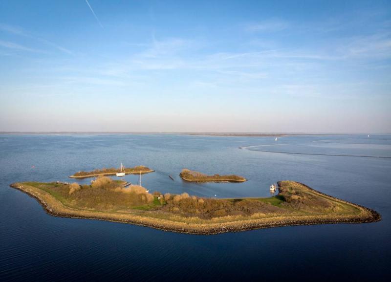 Eén van twee vermiste duikers dood gevonden