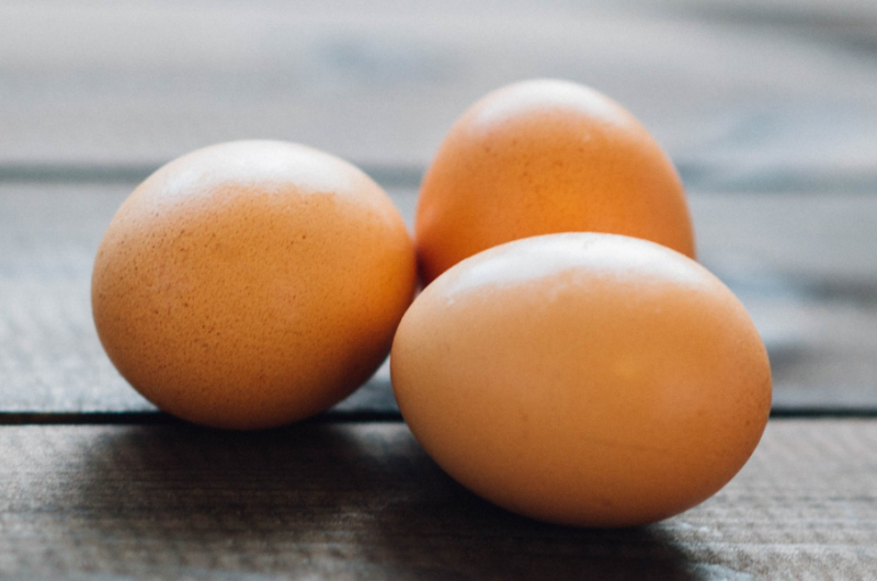 mogelijk giftige bio-eieren... of gewoon normale eieren, kan ook. (foto: pxhere)