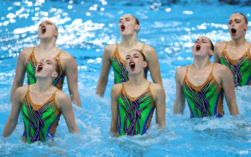 We zagen dit opmerkelijke beeld tijdens het synchroonzwemmen, wat is hier gaande? (Pro Shots / Action Images)