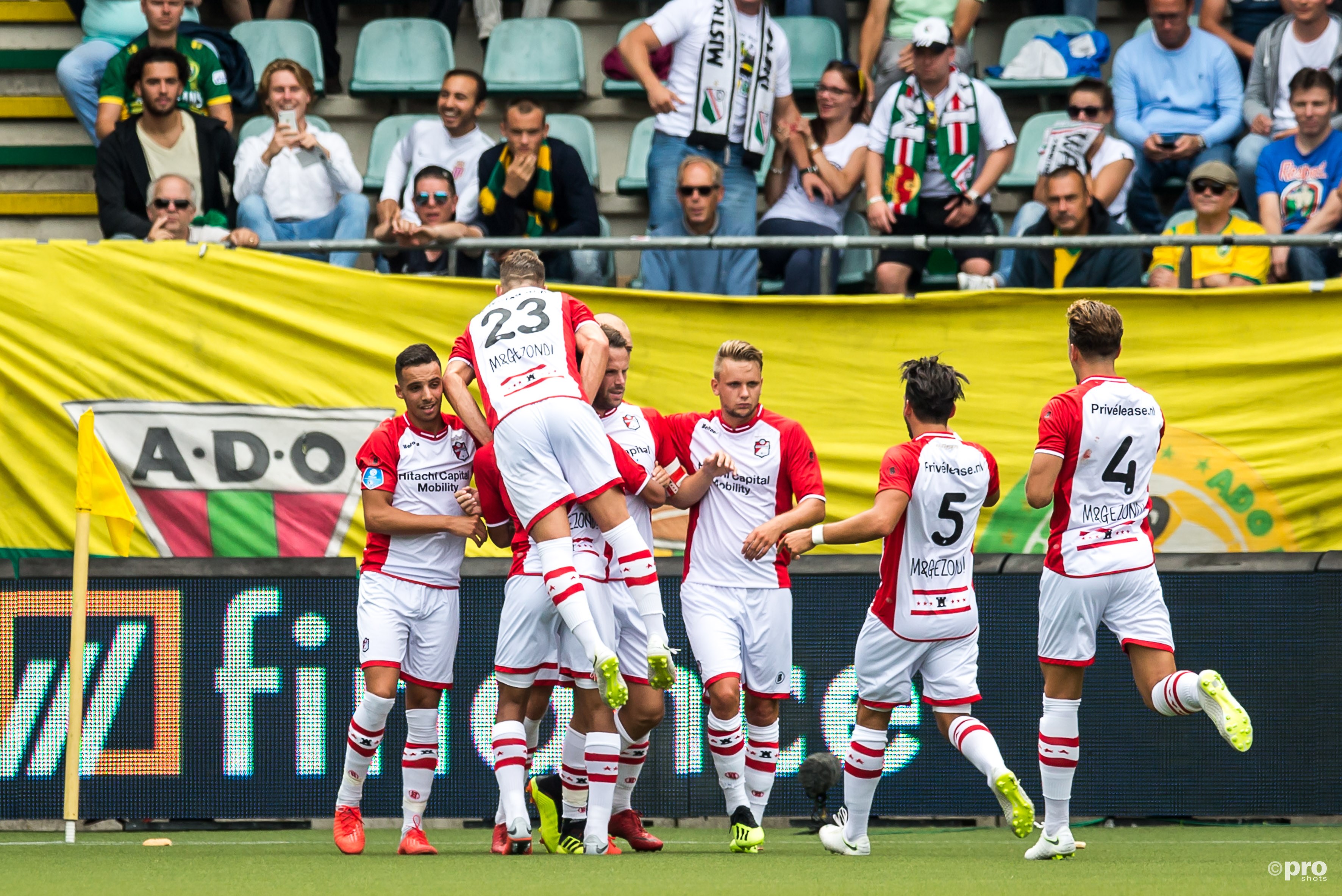 Eerste overwinning voor FC Emmen. (PRO SHOTS/Dennis Wielders)