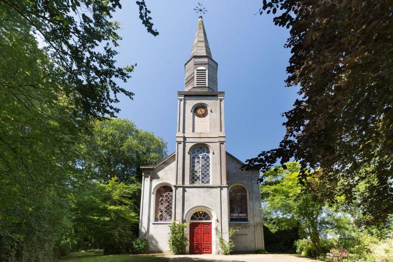 Kerk in Opmeer (Foto: Funda)