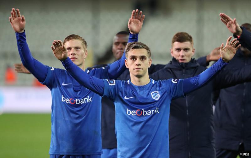 We zien hier de spelers van Krc Genk na de wedstrijd tegen Cercle Brugge, wat is hier gaande? (Pro Shots / Isosport)