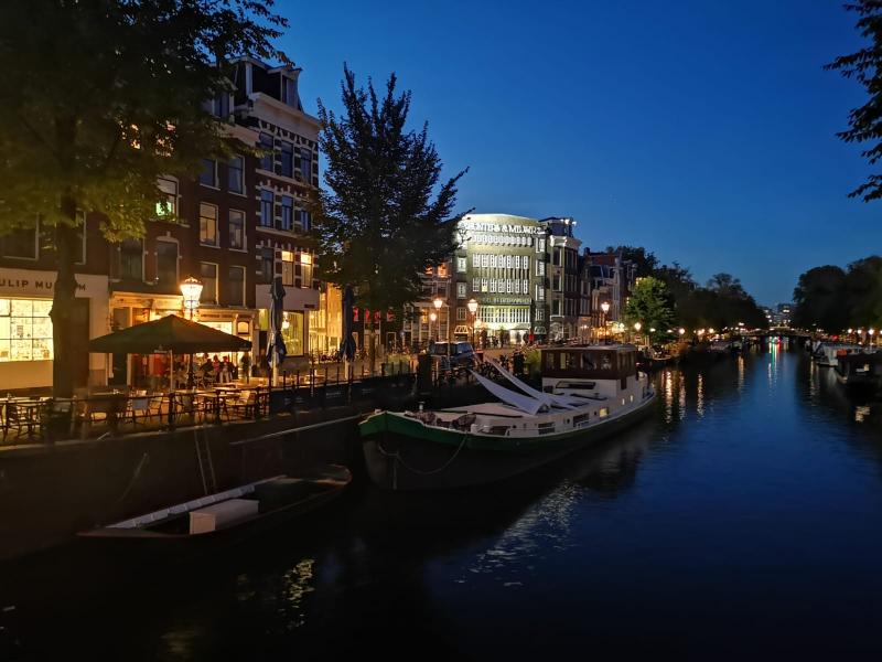 Amsterdam by night (Foto: DJMO)