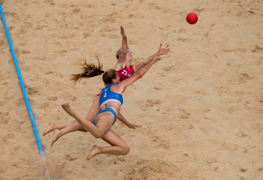 Het ging er zo nu en dan stevig aan toe bij het strandbal (Kate Green for OIS/IOC)