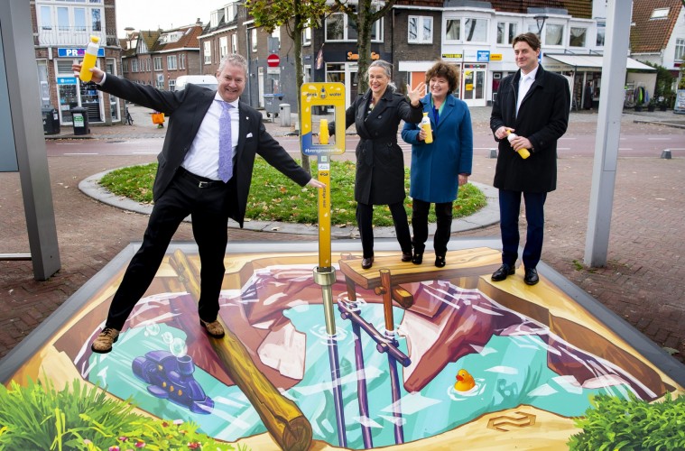 Eerste watertappunt NS geopend op station Alkmaar (Foto: Nederlandse Spoorwegen)