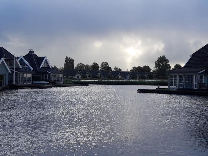 Huisjes in Offingawier in Friesland, de foto is van eind september (Foto: Charged)