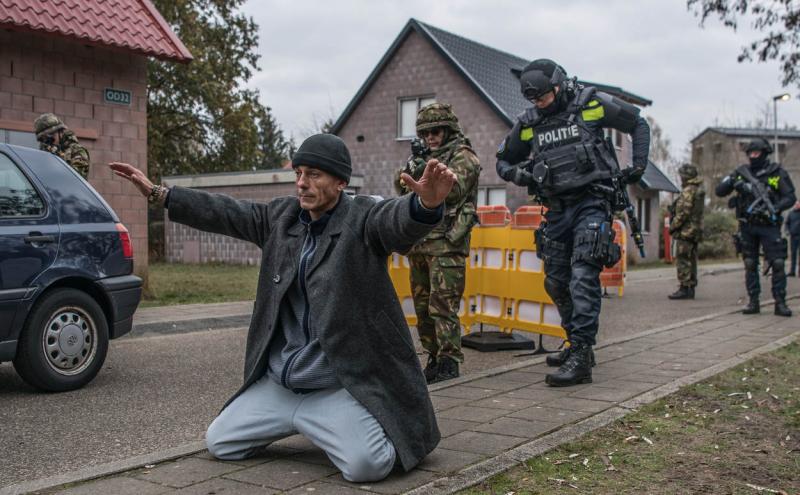 Militairen ondersteunen politie bij terreuroefening (Foto: Defensie.nl)