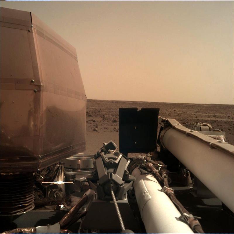 NASA deelt haarscherpe foto van InSight (Foto: NASA)