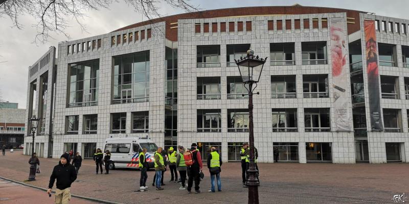 Gele hesjes in Amsterdam (Foto: FOK!)