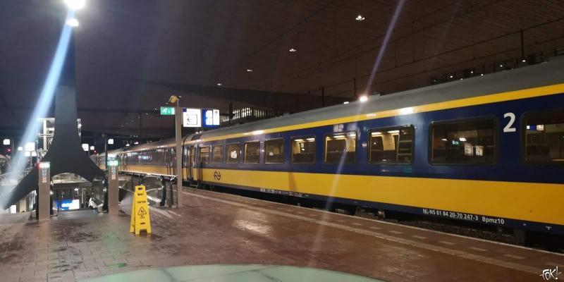 Een Intercity direct op Rotterdam Centraal Station (Foto: FOK!)