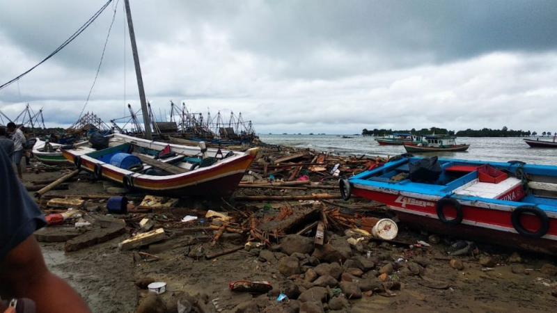 Rode Kruis staat slachtoffers van tsunami Indonesië bij (Foto: Red Cross International)