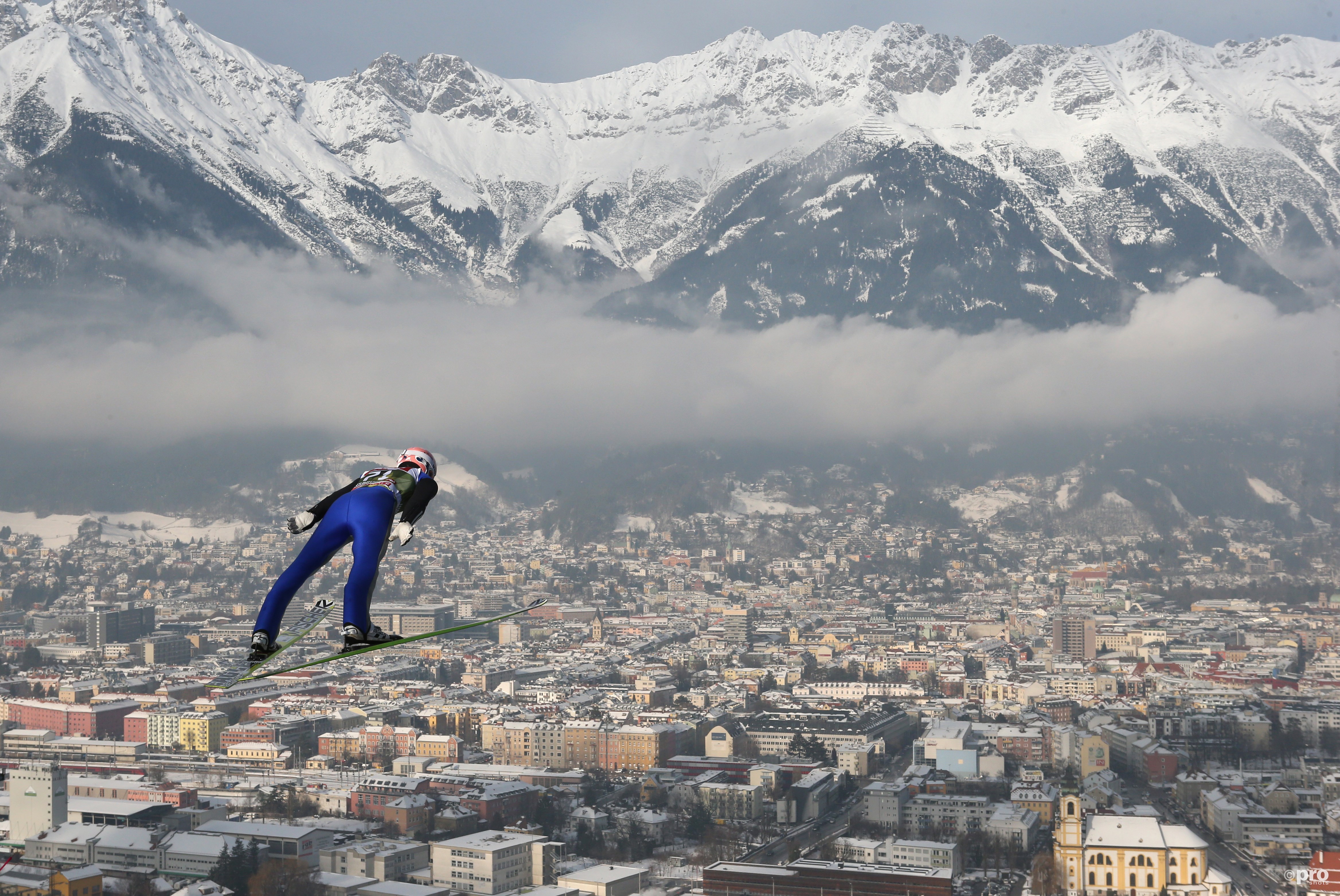 Severin Freund vliegt over de prachtige Bergisel boven Innsbruck (Pro Shots/Gepa)