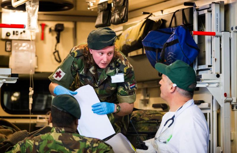 Luchtmacht en Tilburgs ziekenhuis gaan personeel uitwisselen (Archieffoto Defensie)