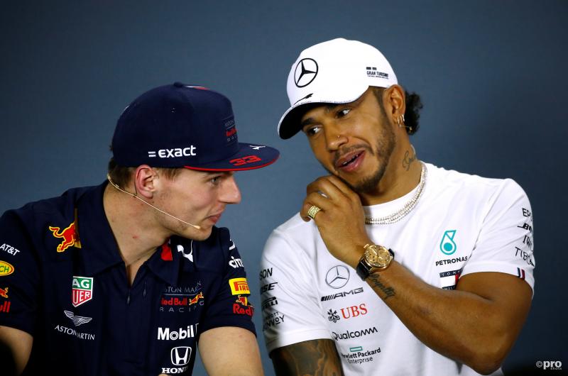 Waar hebben Max Verstappen en Lewis Hamilton het over? (Pro Shots / Action Images)
