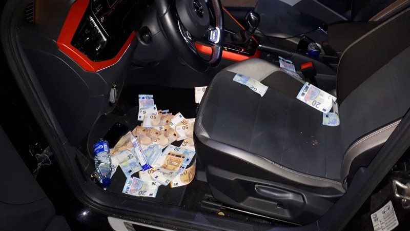 Geld moet rollen, werd wel heel letterlijk genomen... (Foto: Politie)