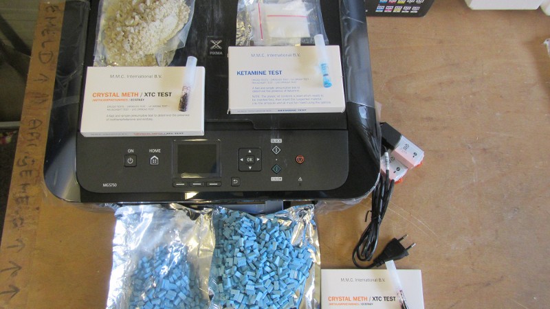 Man opgepakt voor versturen drugs in printers en friteuses (Foto: Politie)