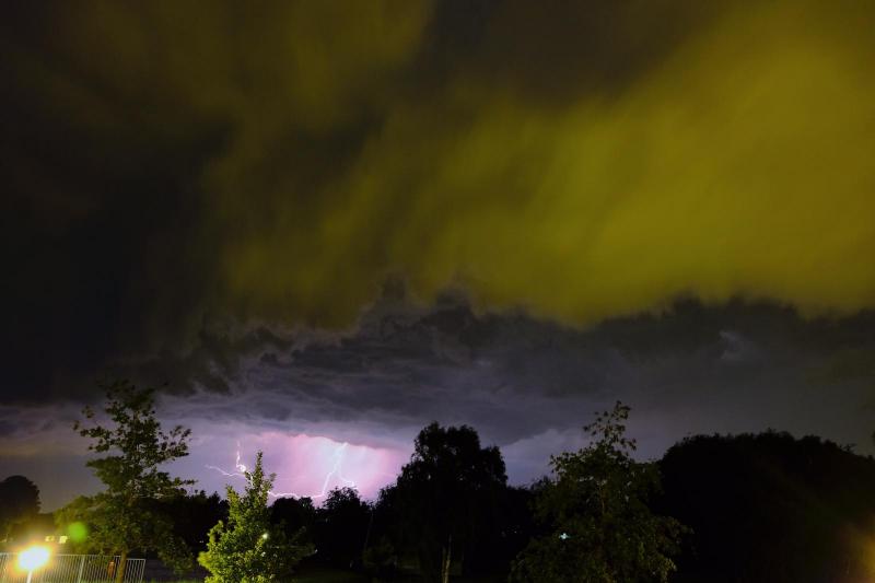 Het onweer in de omgeving van Tubbergen  (Foto: Hummels)