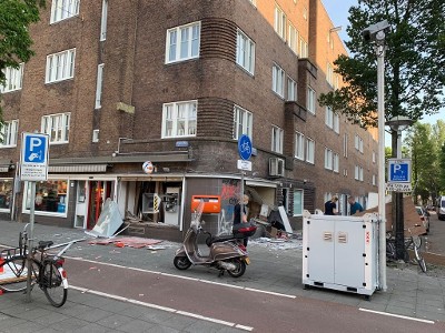 Enorme ravage na plofkraak Amsterdam (Foto: Politie.nl)