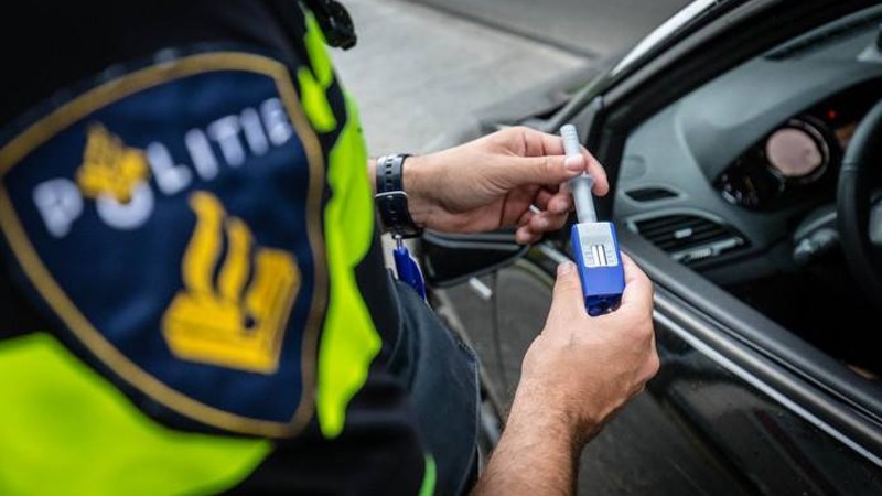 De speekseltest (Afbeelding: Stockfoto politie.nl)