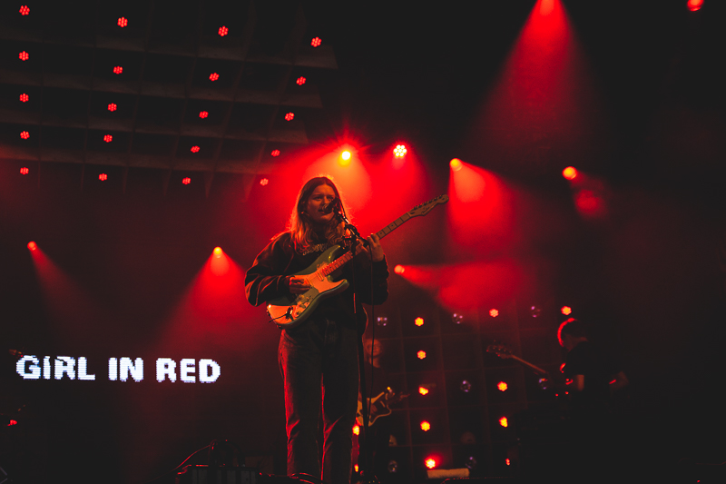 Girl in Red (Foto: Michella Kuijkhoven)