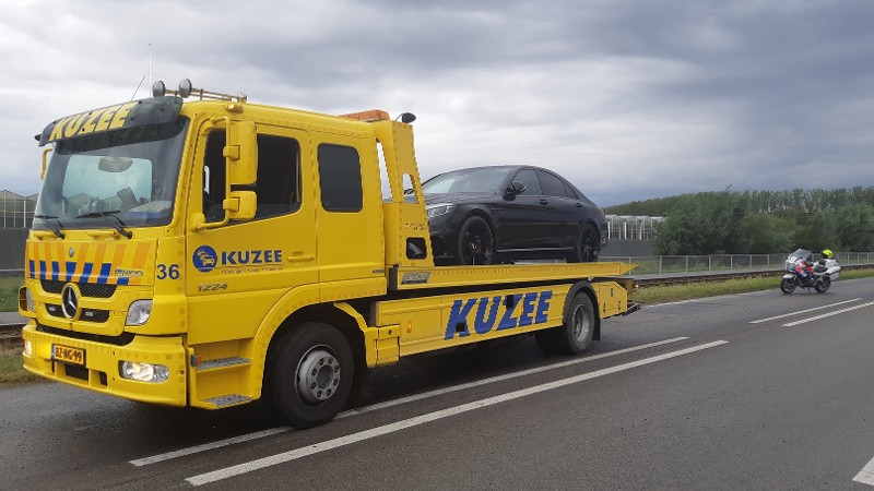 Auto in beslag genomen bij mogelijke straatrace (Afbeelding: Politie)