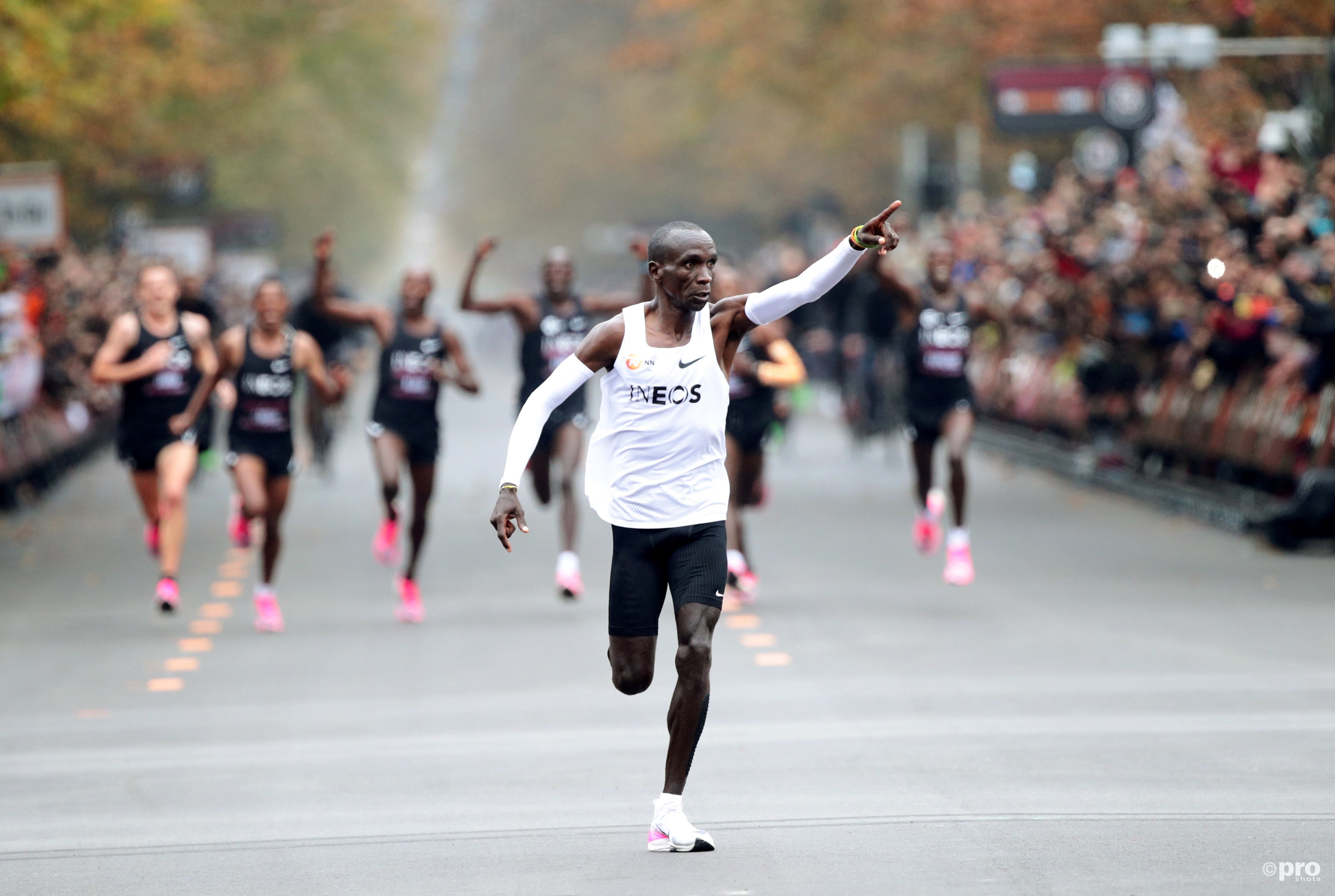 Kipchoge doorbreekt magische grens op de marathon (Pro Shots / Action Images)
