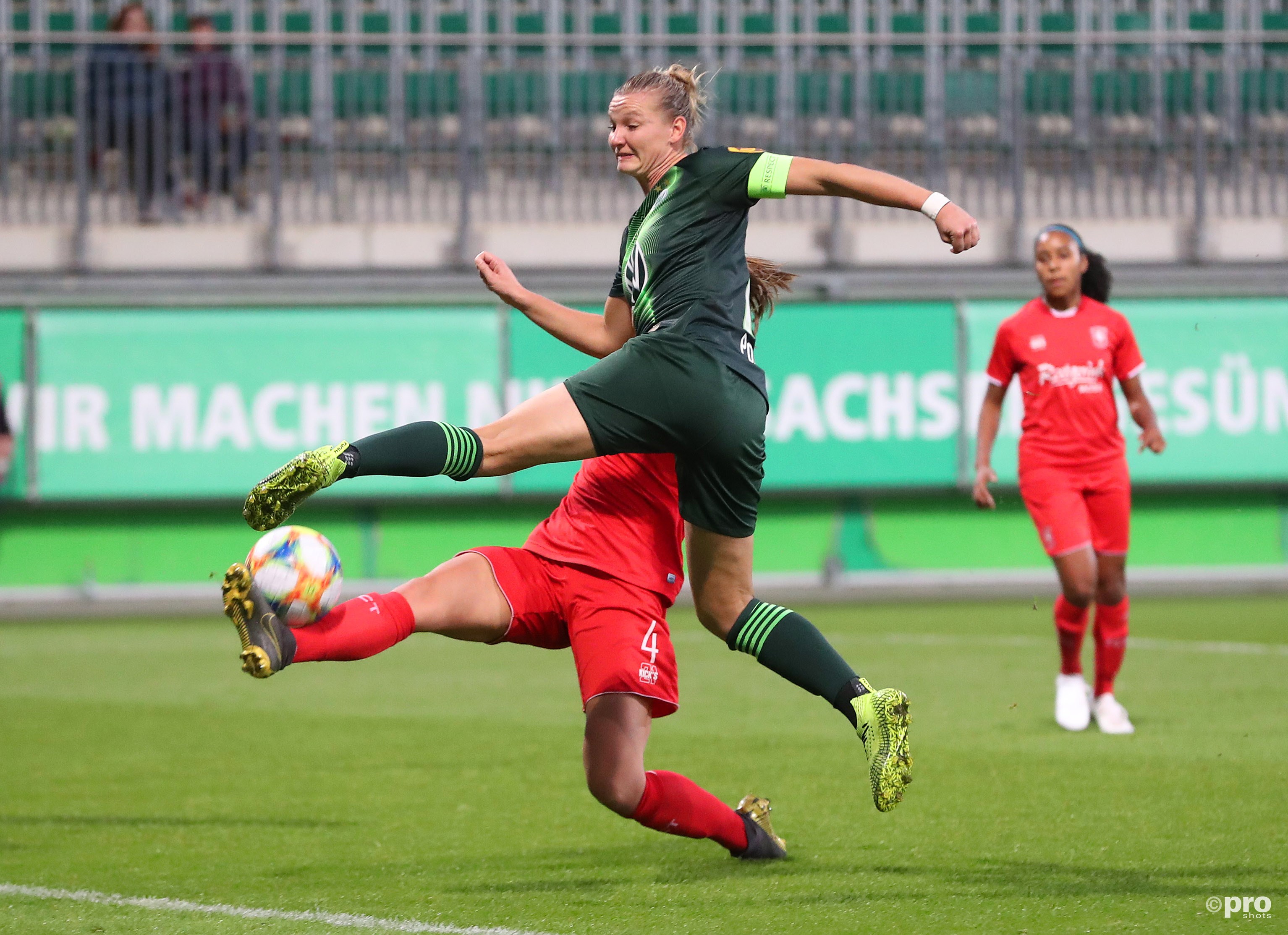 Wolfsburg boekt grote zege op FC Twente. (PRO SHOTS/Imago)