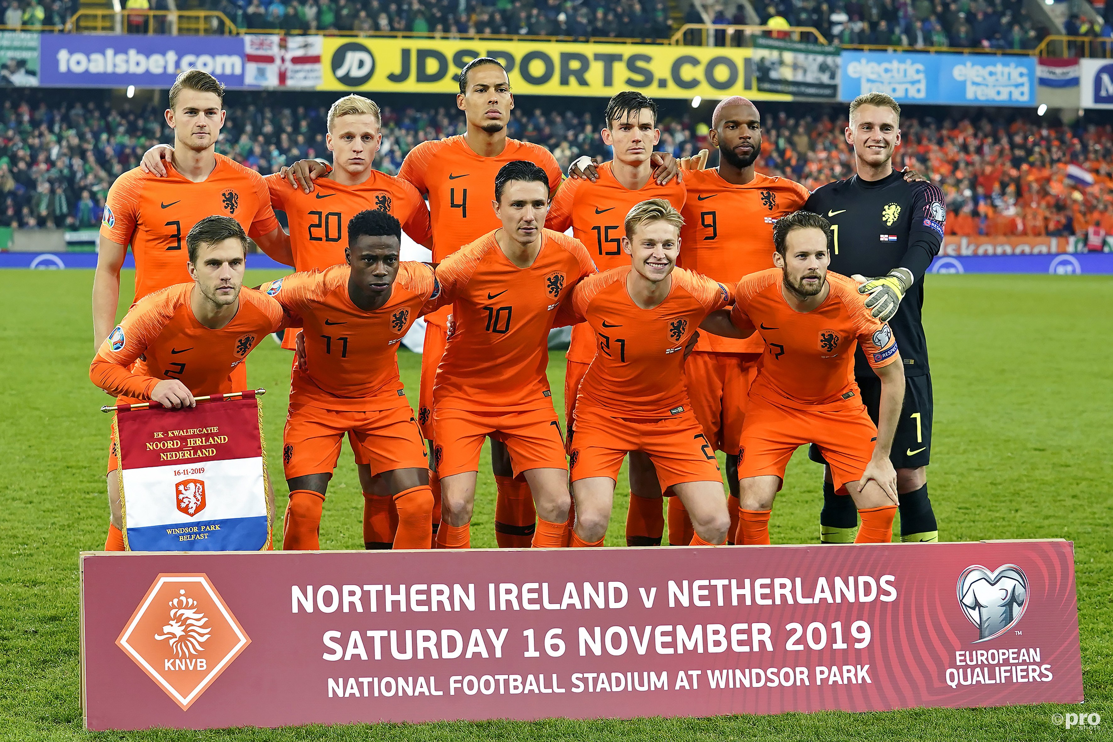 Oranje verzekert via gelijkspel tegen Noord-Ierland van EK-ticket (Pro Shots / Stanley Gontha)