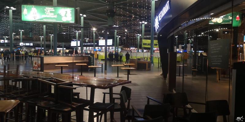 Schiphol plaza is ontruimd (Foto: FOK!)