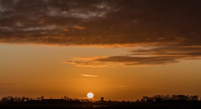 De polder bij Eemnes bij zonsopkomst (Foto: Klapmongeaul)