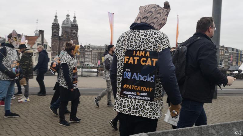 FNV voert actie voor hoger minimumloon op 'Fat Cat Day' (Foto: FOK! / DJMO )