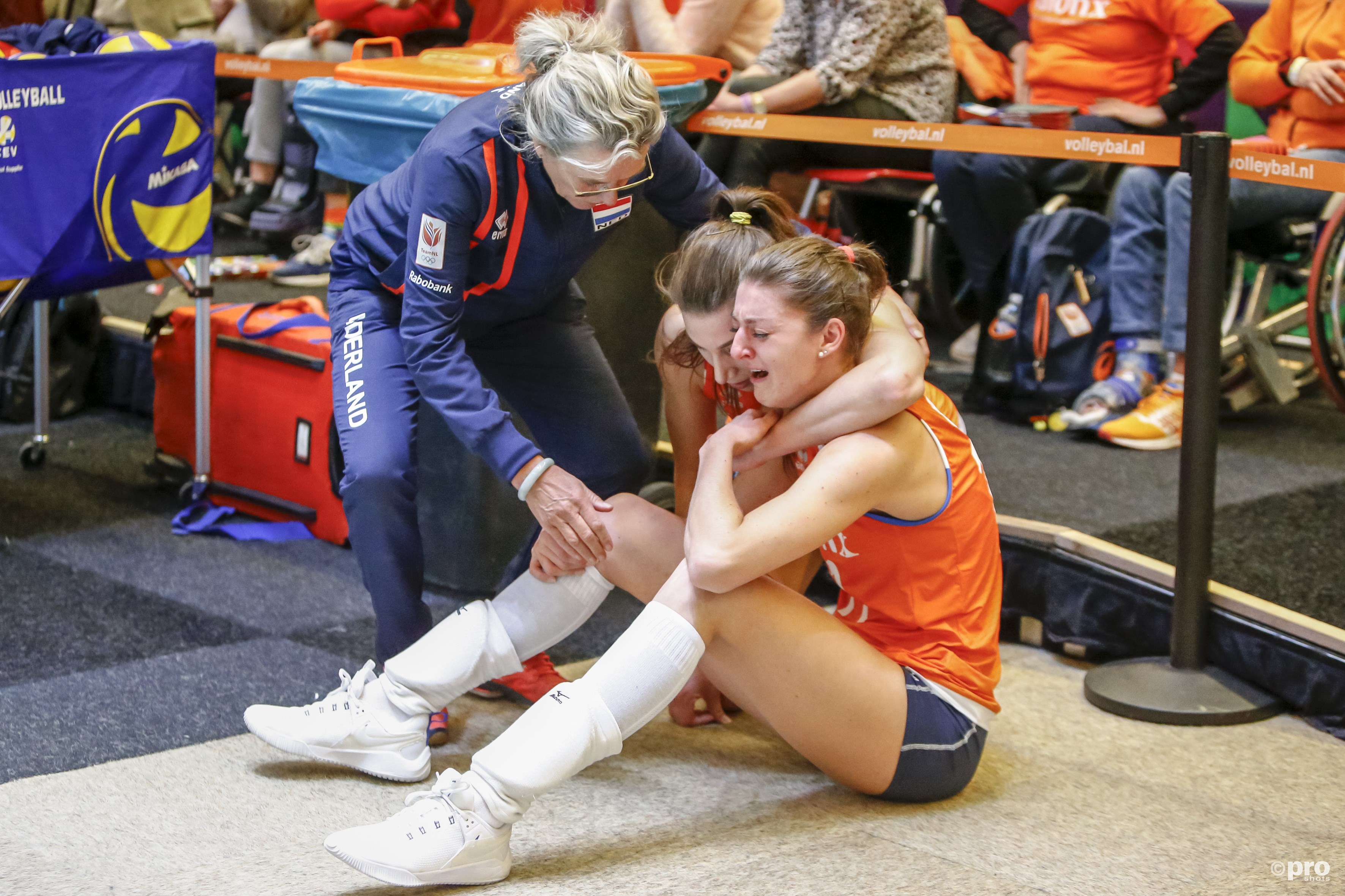 Volleybalsters niet naar Olympische Spelen (Pro Shots / Remko Kool)